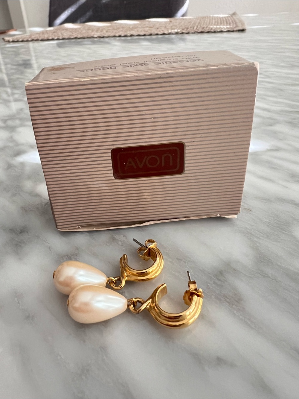 Vintage Avon Gold & Pearl Drop Hoop Earrings - Cream Pearl